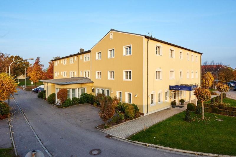 נויטראובלינג Hotel Am See מראה חיצוני תמונה